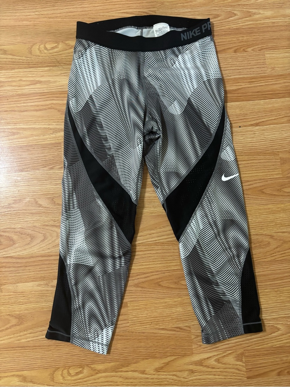 Men’s or Women’s Nike Black & Gray Patterned Pro  Compression Leggings